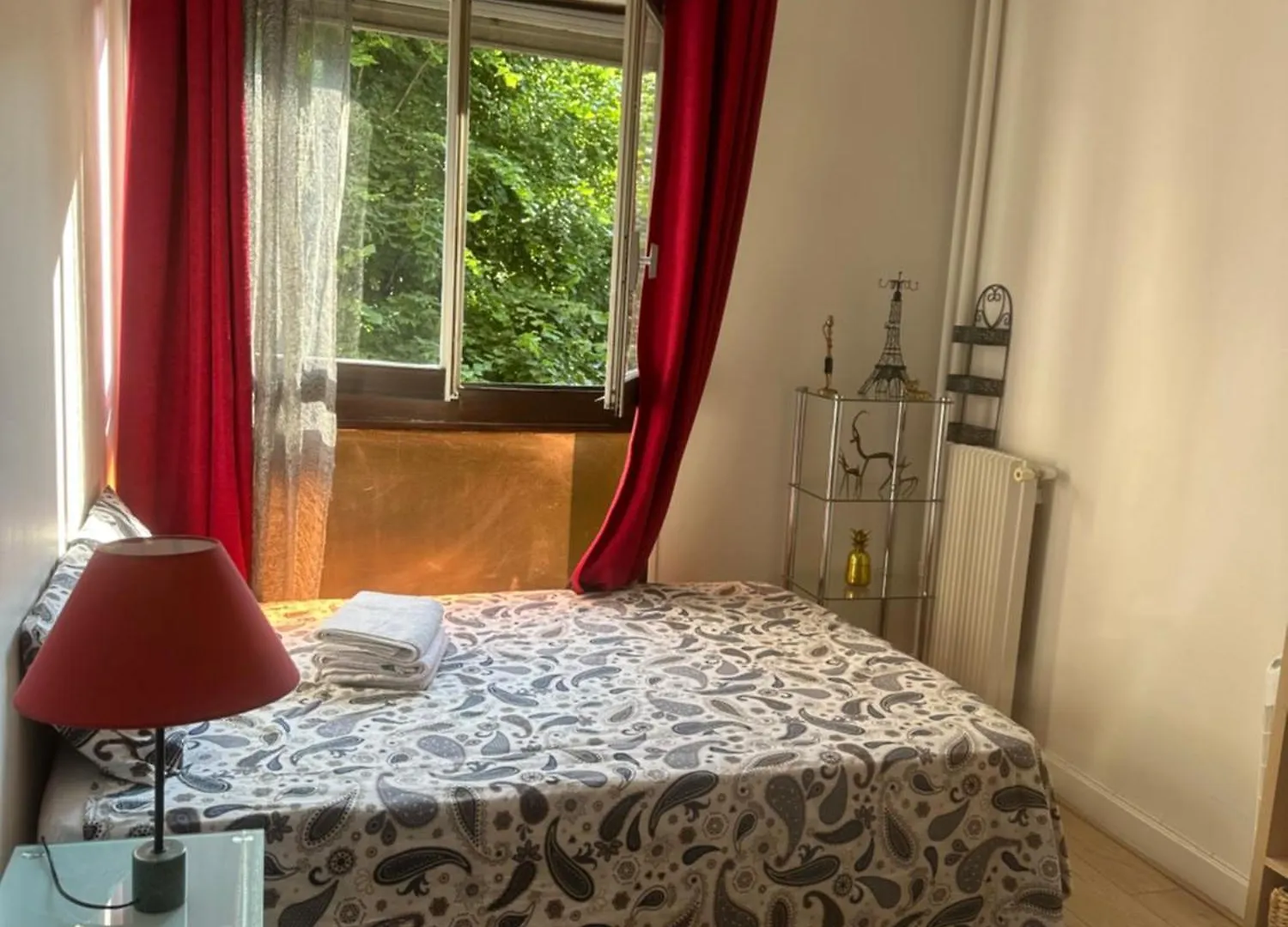 Calm And Comfortable Parisian Studio Apartment Paris