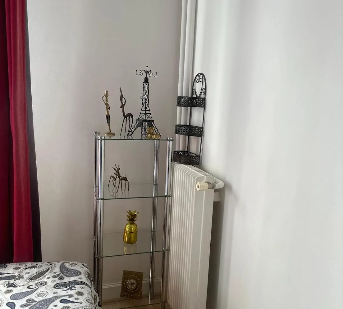 Calm And Comfortable Parisian Studio Apartment Paris